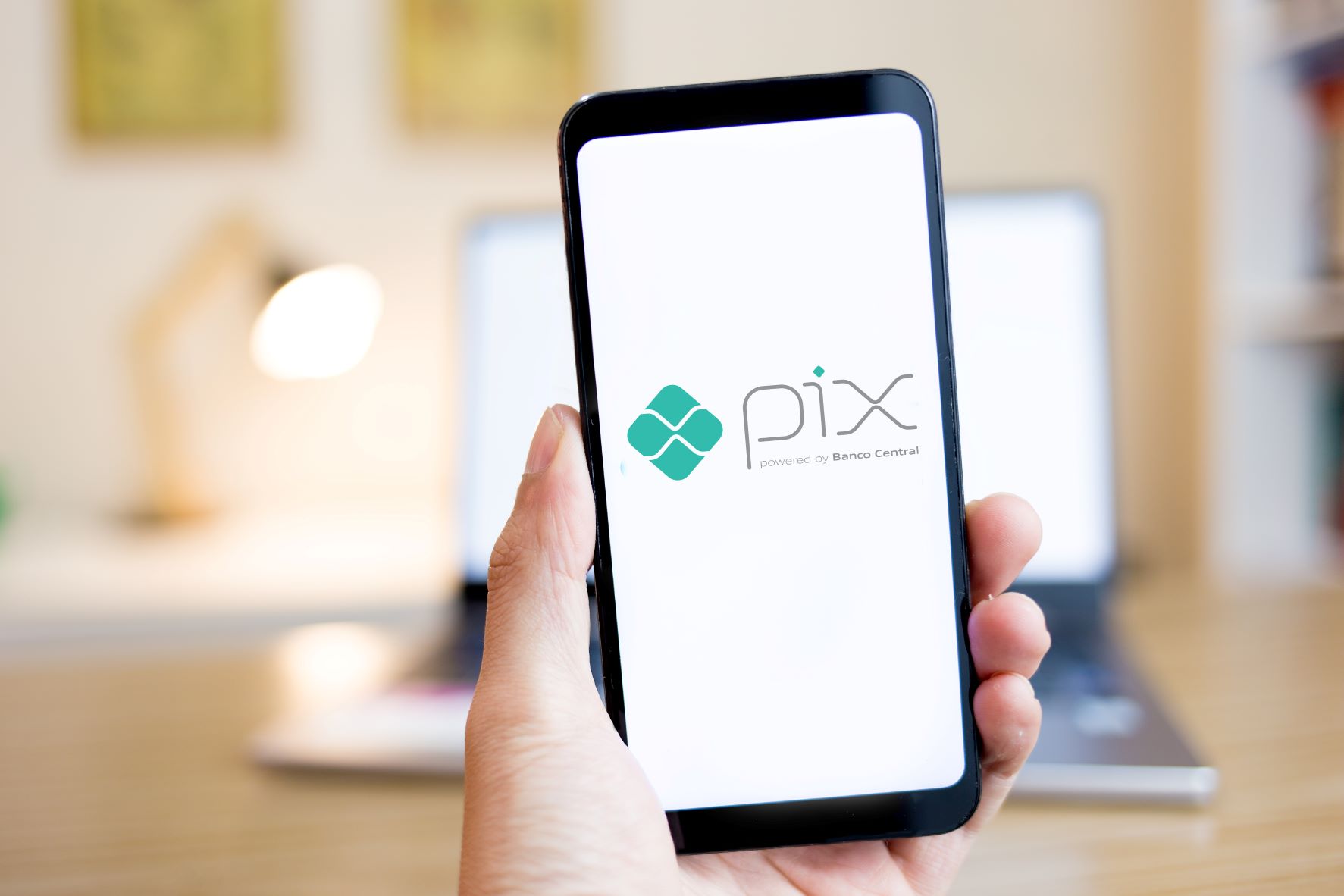 Pix completa 2 anos acelerando as vendas online no Brasil